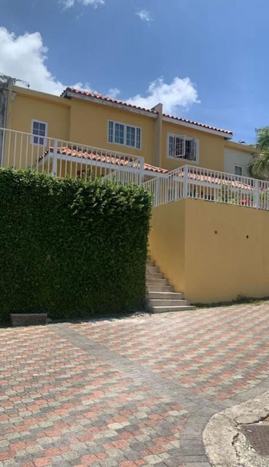 POUI CIRCLE, MANGO WALK C