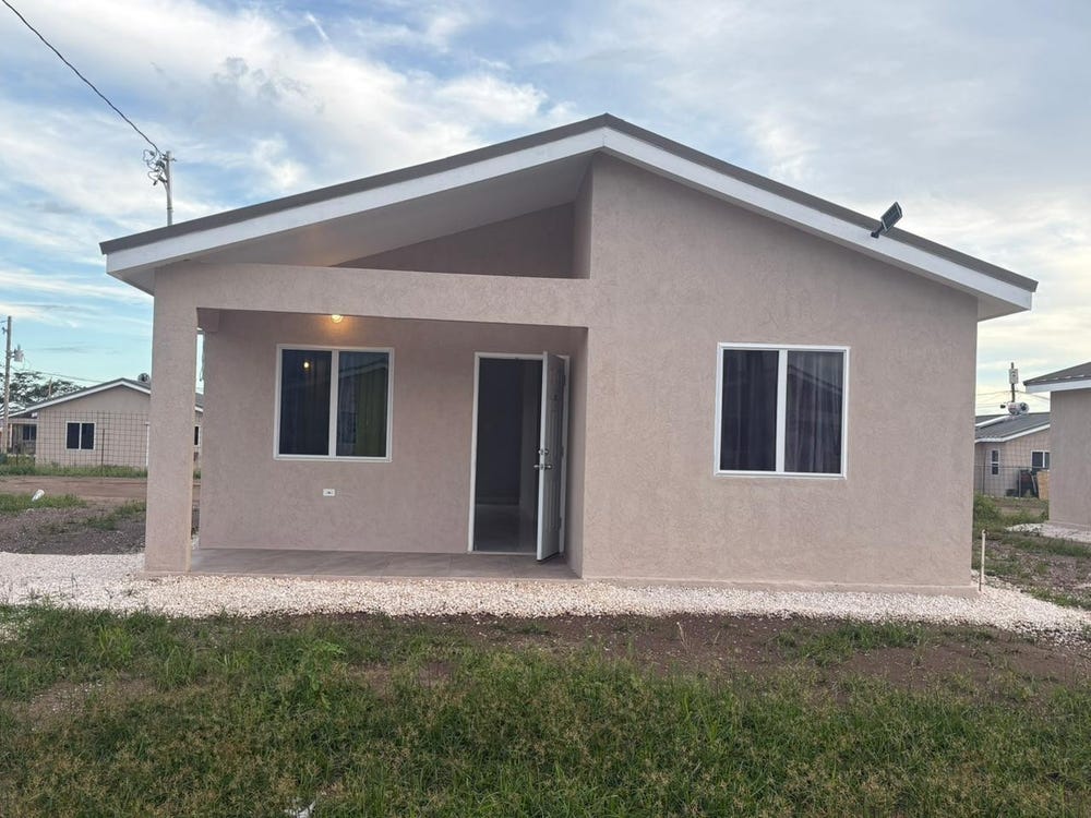 16 FERN DRIVE, WHIM ESTAT