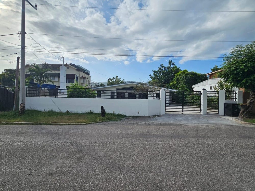 ROEHAMPTON DRIVE unit: 2A, Kingston 19, St. Andrew