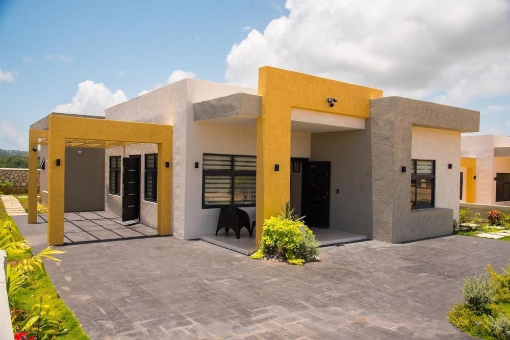 EDGEWATER CLOSE, PYRAMID