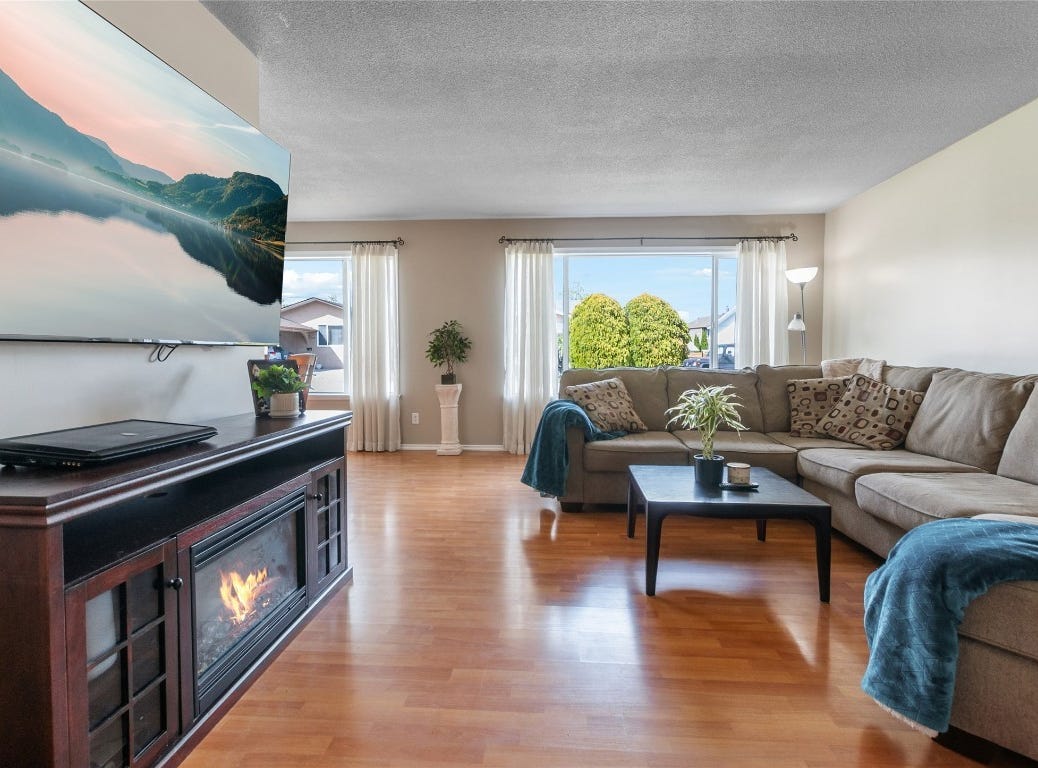 107 Blairmore Crescent, Penticton, British Columbia V2A 7C5 House for