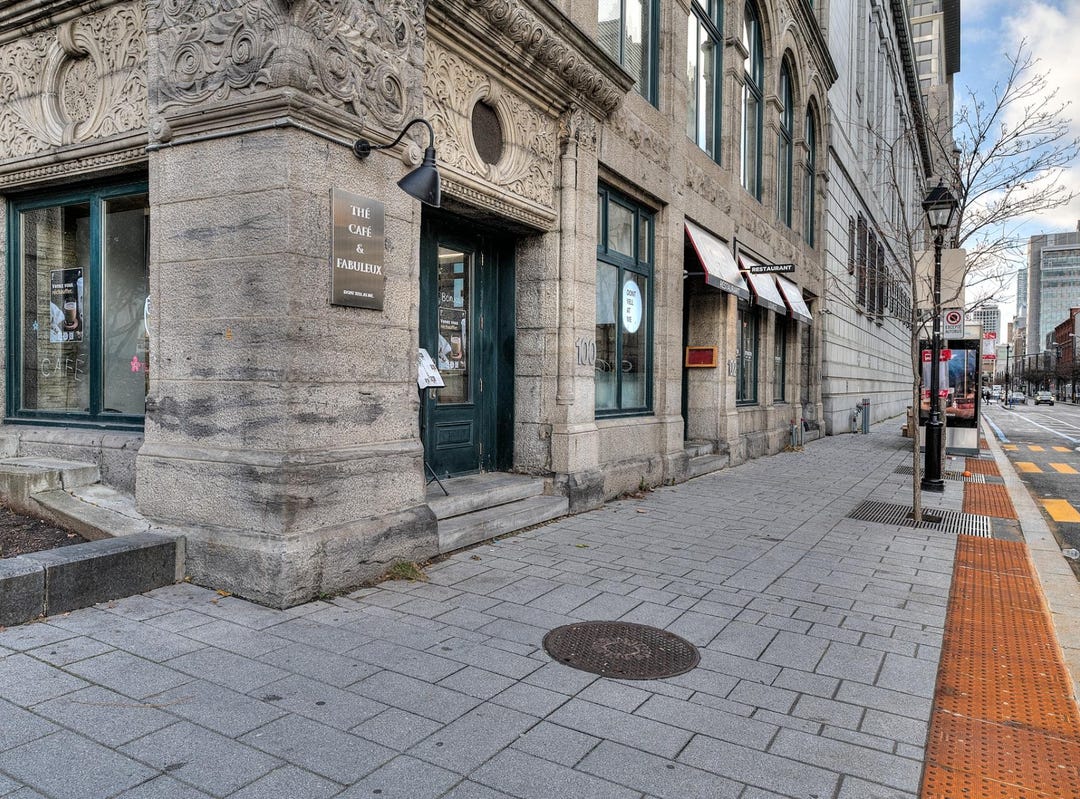 100 Rue StAntoine O., Montréal (VilleMarie), Québec H2Y 1J6 Otros en