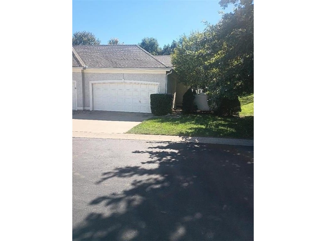 10322 Street, Overland Park, KS 66214 Townhouse for Sale