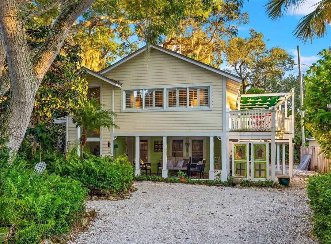 517 OHIO AVENUE, CRYSTAL BEACH, FL 34681 House for Sale