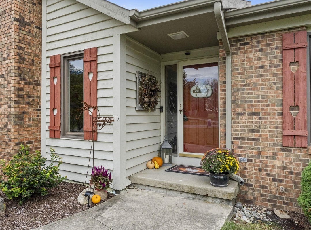 7637 E State Road 205 Road, Churubusco, IN 467239506 House for Sale