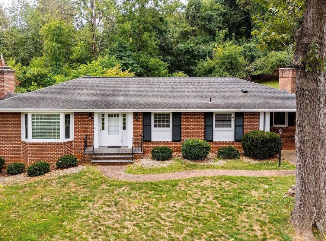 1502 CHESLEY PL, STAUNTON, VA 24401 House for Sale