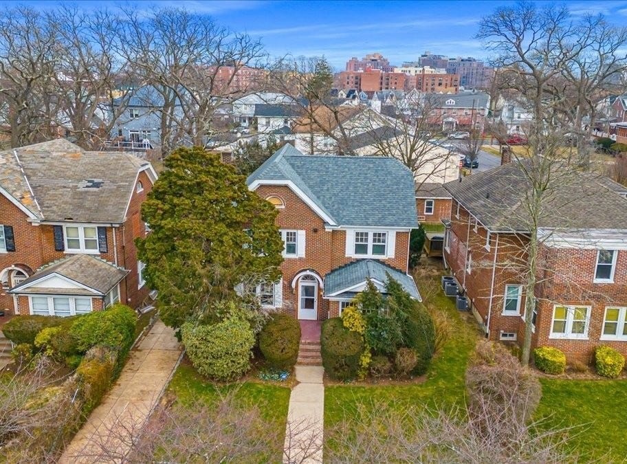 1112 Bay 24th Street, Far Rockaway, NY 11691 House for Sale