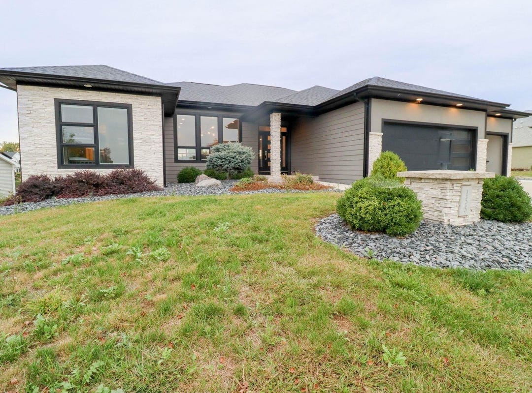 155 Lane 282B Hamilton Lake, Hamilton, IN 46742 House for Rent