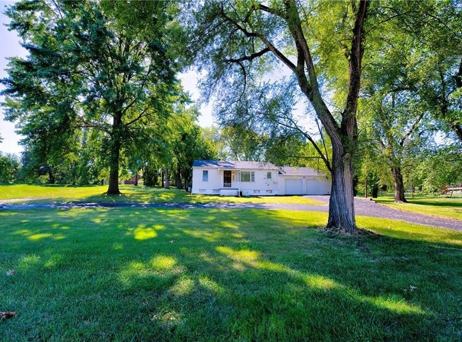 10205 W 49th Street, Merriam, KS 66203 House for Sale