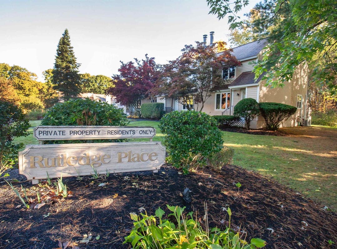 5 Rutledge Road, Apt 1, Plaistow, NH 03865 House for Sale realestate