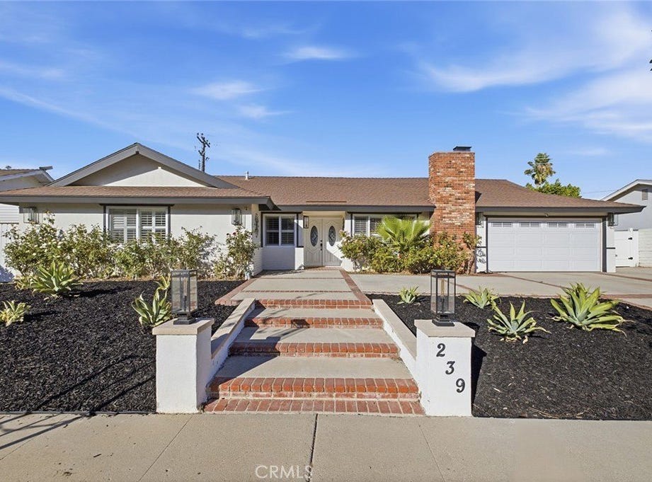 A Triangular Room 239 Triangle Street, Thousand Oaks, CA 91360 House for Sale ...