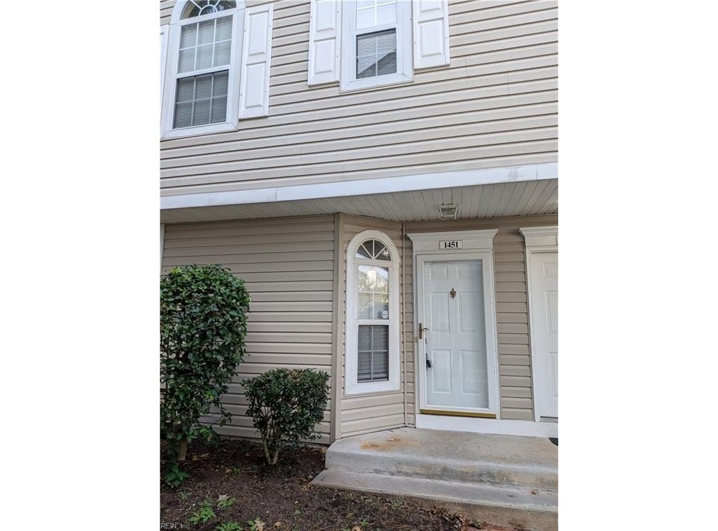 Pool Lane Size 1451 Shortleaf Lane, Chesapeake, VA 23320 Apartment for Rent ...