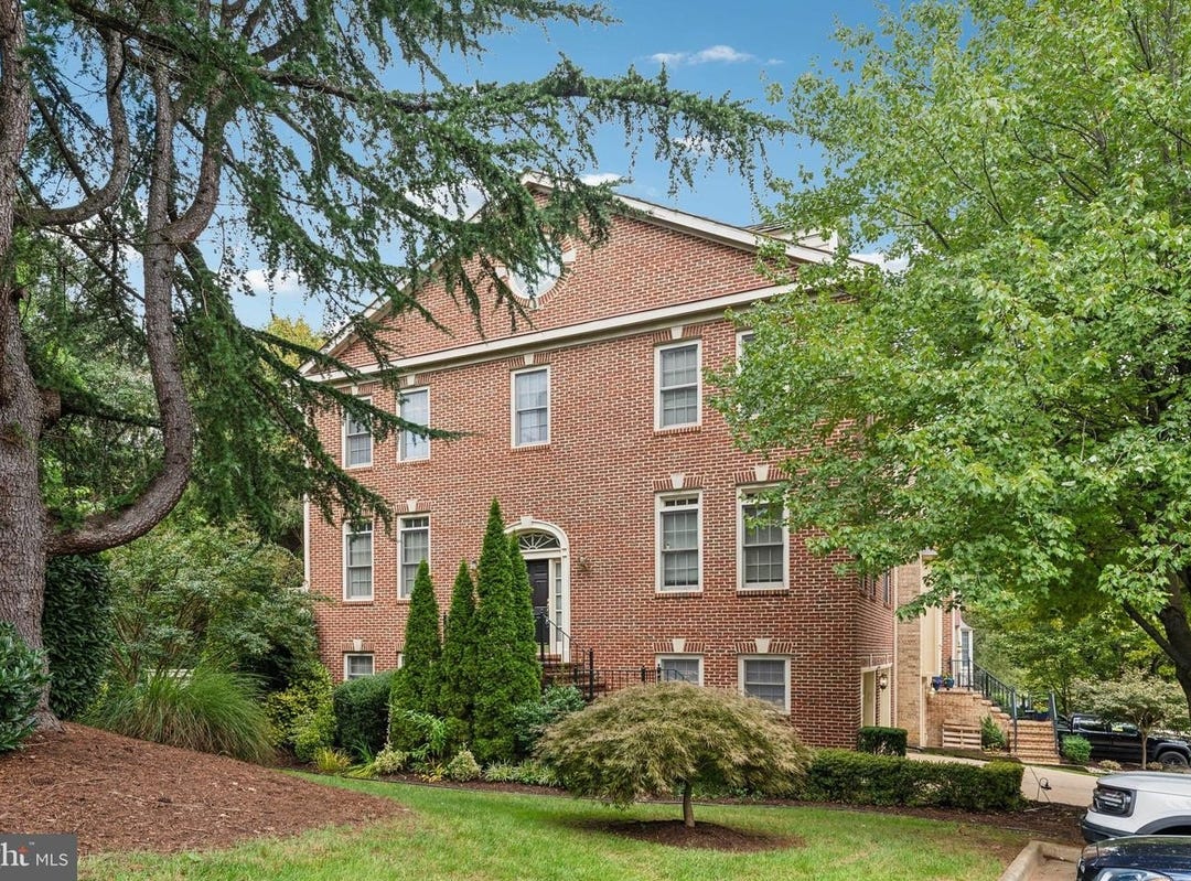 3916 BARCROFT MEWS CT, FALLS CHURCH, VA 22041 Townhouse for Rent