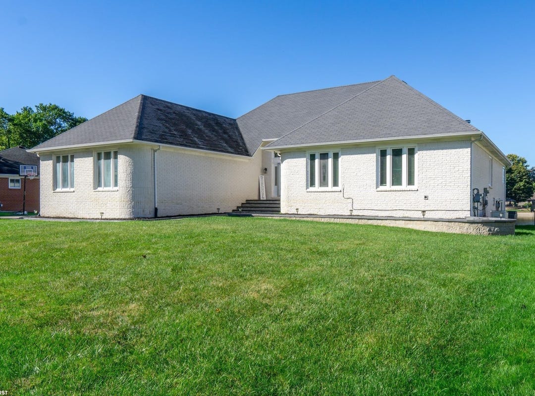 48343 Jerome, Utica, MI 48315 House for Sale