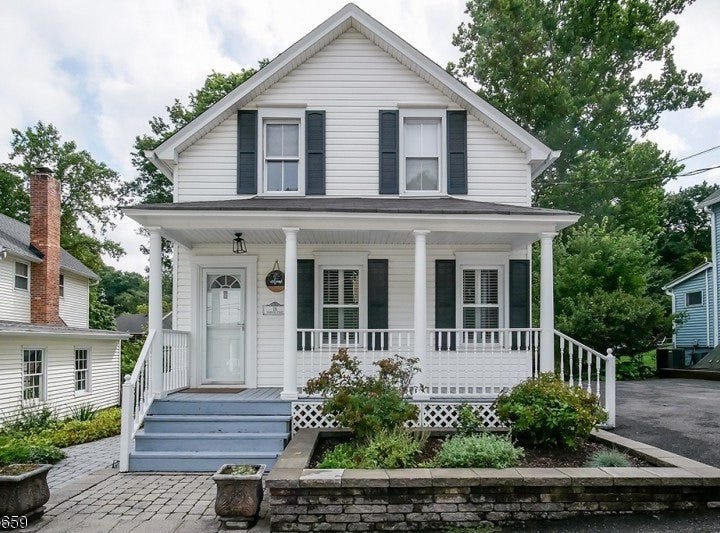 16 Thompson St, Bernardsville Boro, NJ 079242220 House for Sale