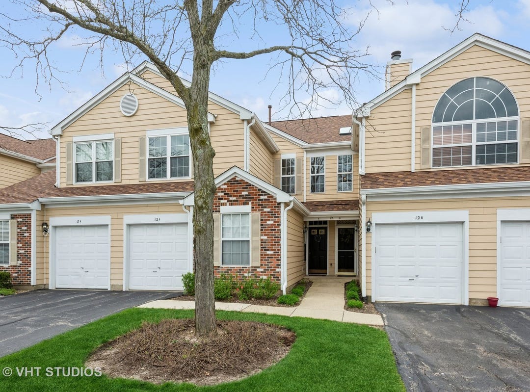 12 Hoover Court, Apt B, Streamwood, IL 60107 Townhouse for Rent