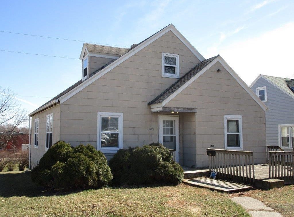 309 E Milwaukee Street, Tomah, WI 54660 House for Sale