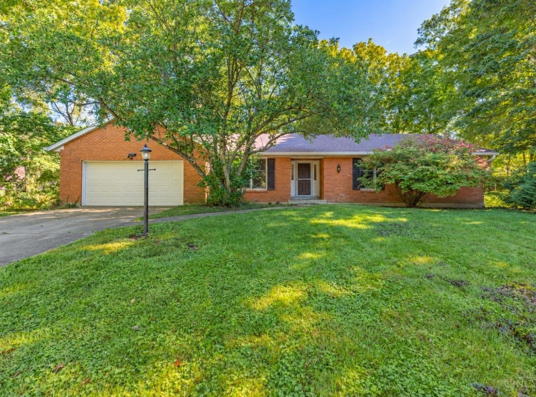 6174 S Shadow Hill Way, Miami Twp, OH 45140 House for Sale - realestate ...