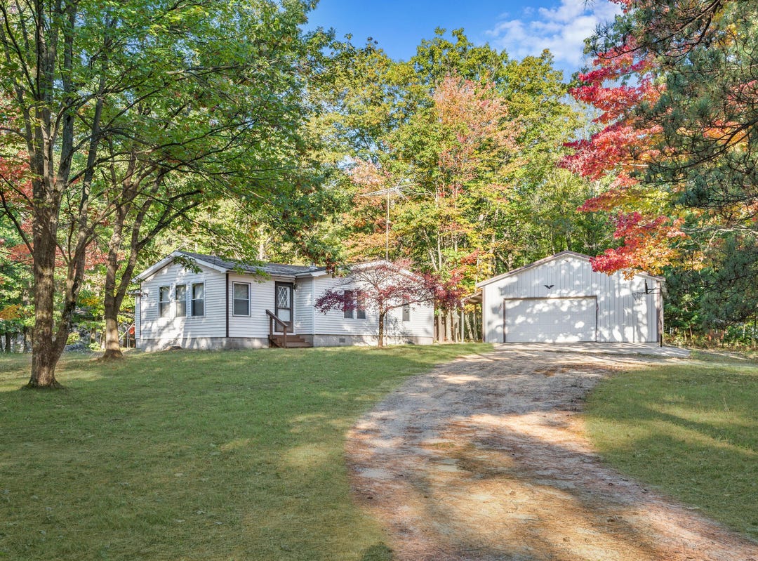 124 Osceola Ledge Drive, Leroy, MI 49655 House for Sale