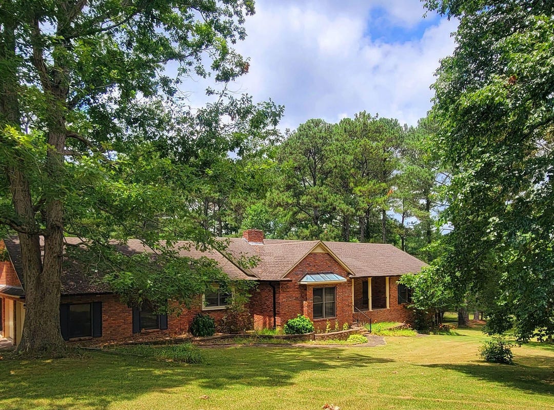 1085 Hillcrest Drive, Arab, AL 35016 House for Sale