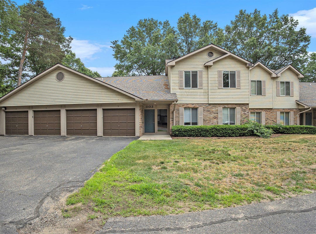 1103 AMBERTRACE DRIVE, HOLLAND, MI 49424 Apartment for Sale