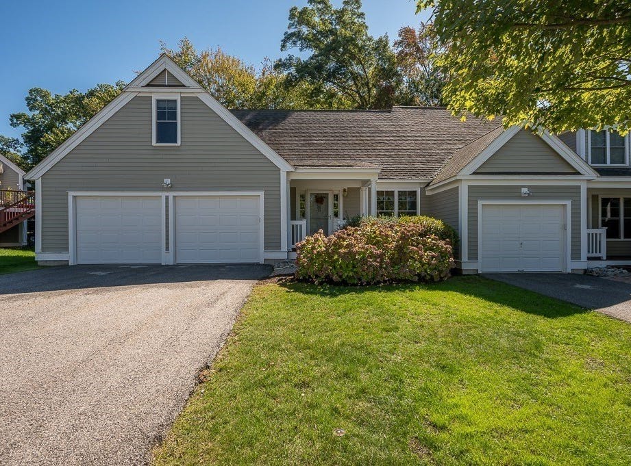 39 Flint Pond Dr, Apt 39, Grafton, MA 01536 Apartment for Sale