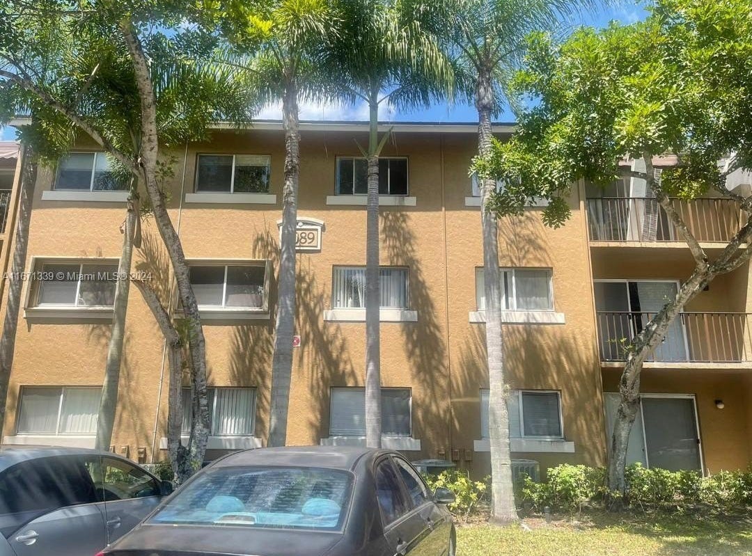 1089 N Benoist Farms Rd, Apt 107, West Palm Beach, FL 33411 Apartment