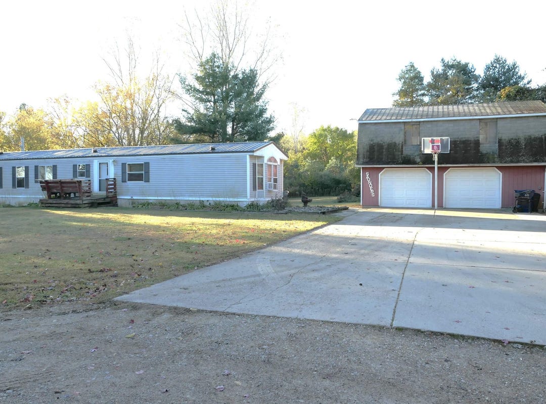 610 E State Street, St Louis, MI 48880 House for Sale