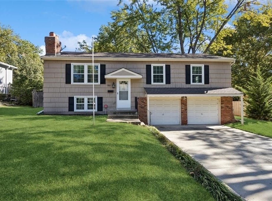 9011 Goddard Street, Overland Park, KS 66214 House for Sale