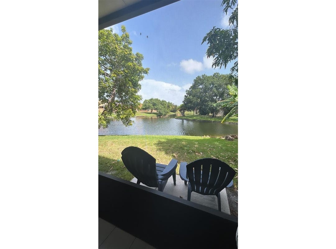 8985 Palm Tree Ln, Apt 8985, Pembroke Pines, FL 33024 Townhouse for