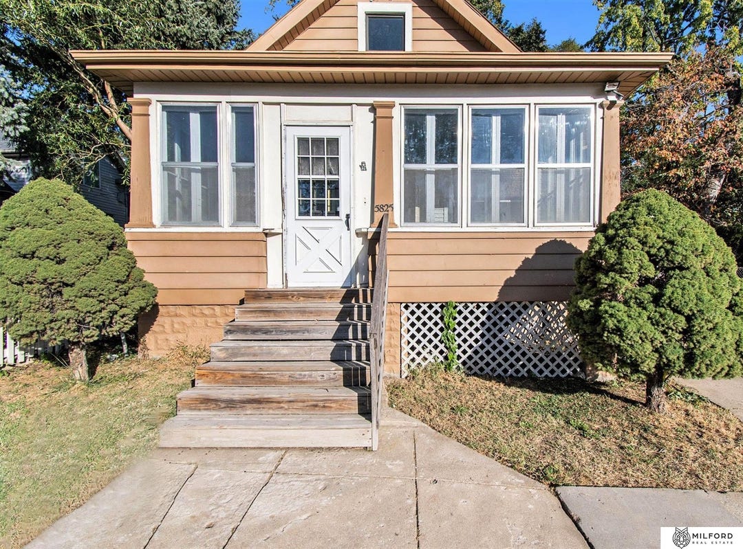 5825 S 21st Street, Omaha, NE 68107 House for Sale