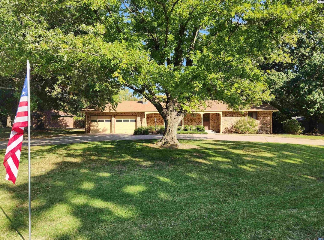 7302 N Madison St, Hutchinson, KS 67502 House for Sale