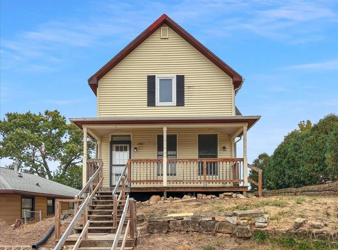 1580 Ashton, Dubuque, IA 52001 House for Sale