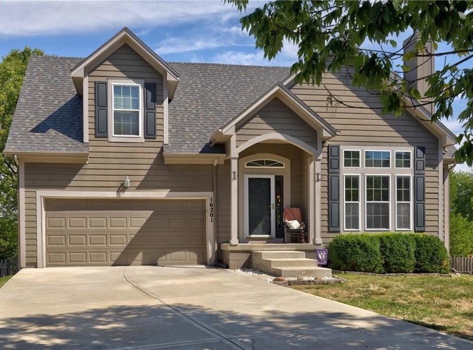16201 W 158th Street, Olathe, KS 66062 House for Sale