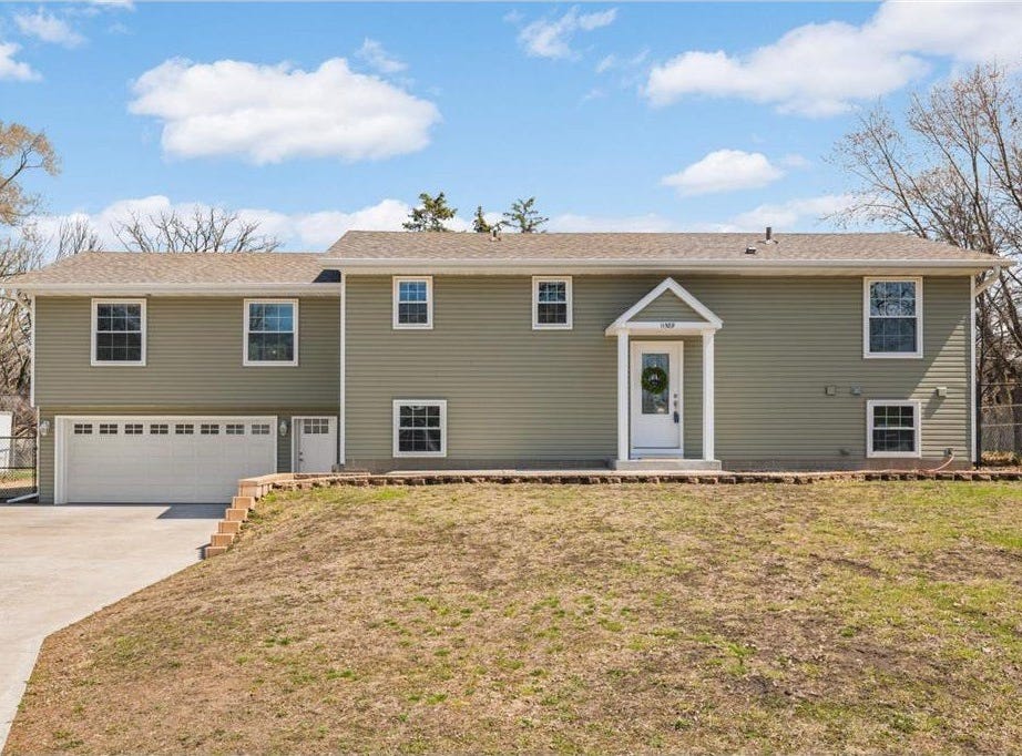 11589 Ilex Street NW, Coon Rapids, MN 55448 House for Sale - realestate ...