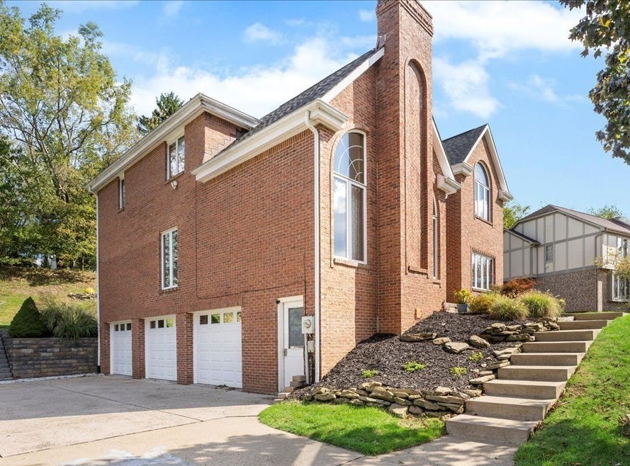 121 Foxwood Dr, McCandless, PA 15090 House for Sale