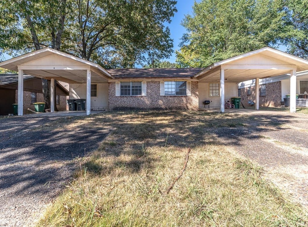 8207 E Woodview Drive, Sherwood, AR 72120 Townhouse for Sale