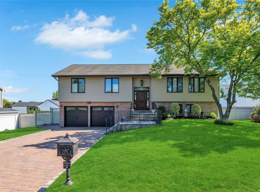 22 Stirrup Lane, Glen Cove, NY 11542 House for Sale