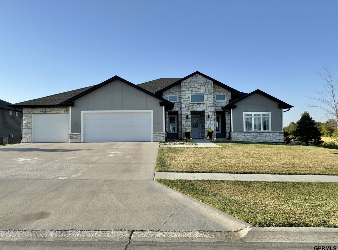 128 E Sloup Drive, Wahoo, NE 68066 House for Sale