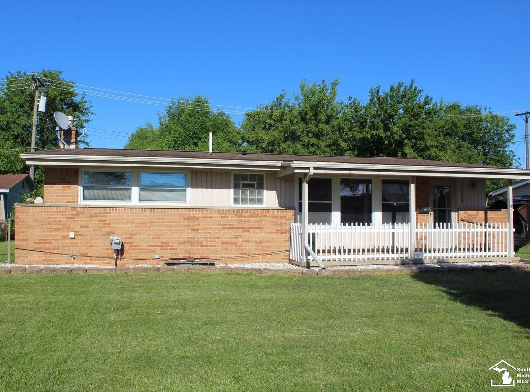 10060 Garden, Livonia, MI 481503111 House for Sale