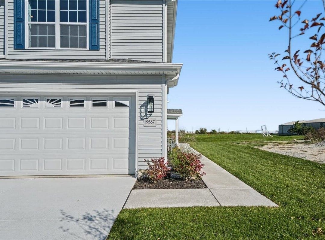 9567 9567 Luebcke Lane, Crown Point, IN 46307 Townhouse for Sale ...