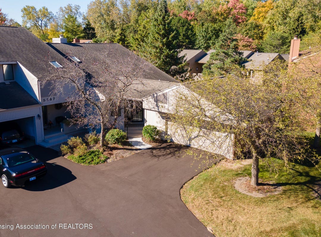 5291 E Hidden Lake Drive, East Lansing, MI 48823 Apartment for Sale