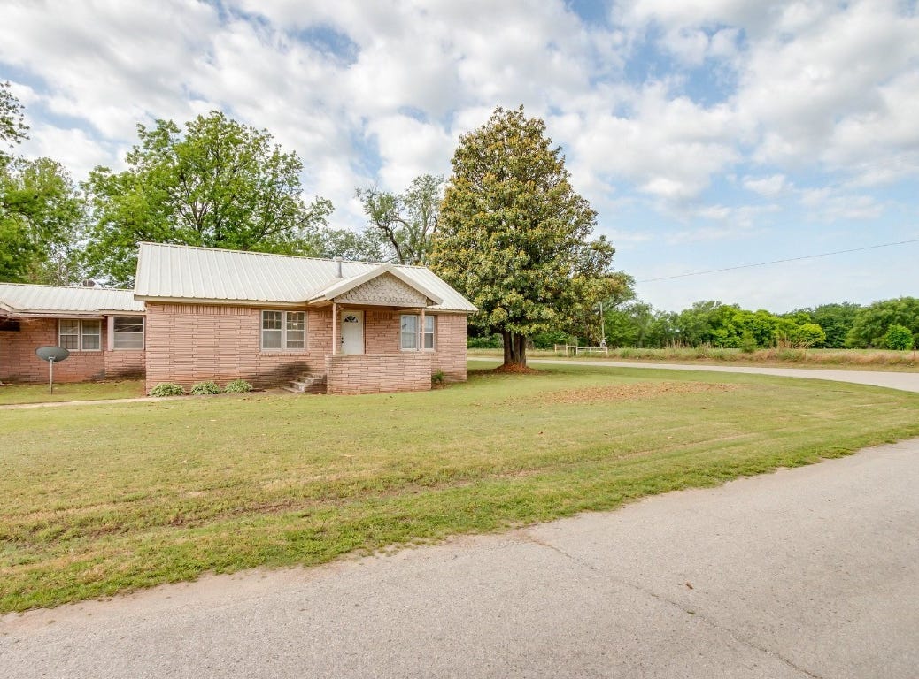 915 1st Street, Maysville, OK 73057 House for Sale