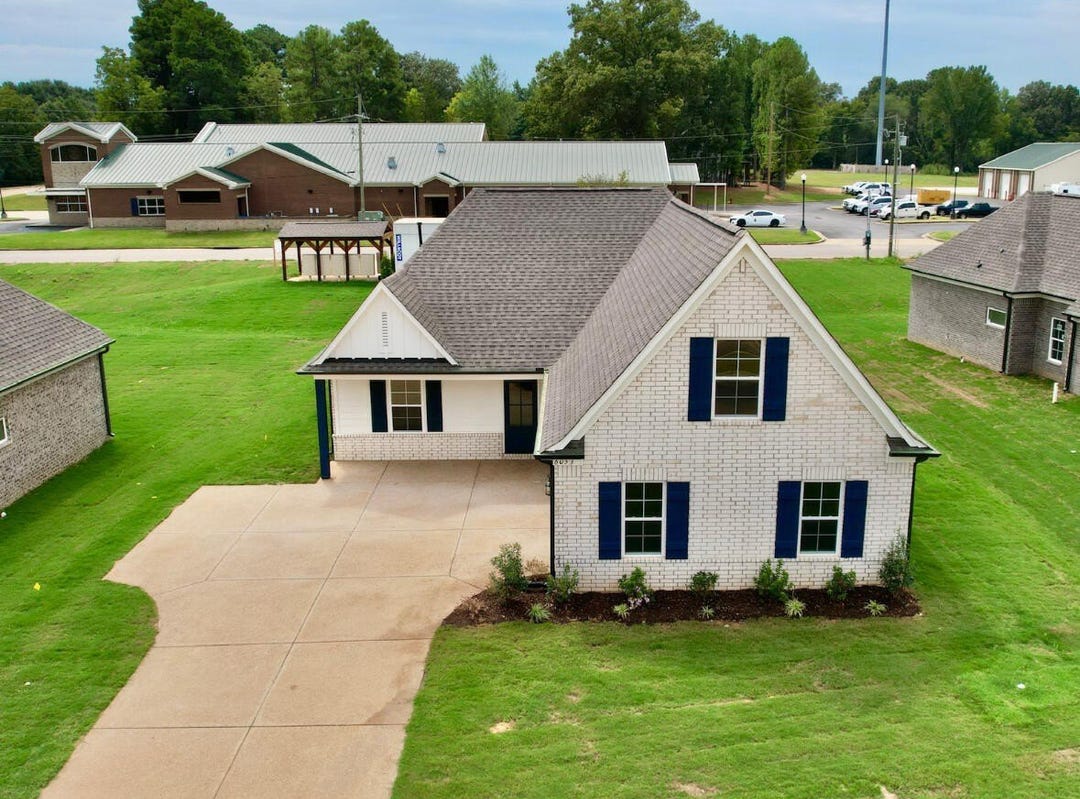 8844 Erin Banks Drive, Southaven, MS 38672 House for Sale realestate