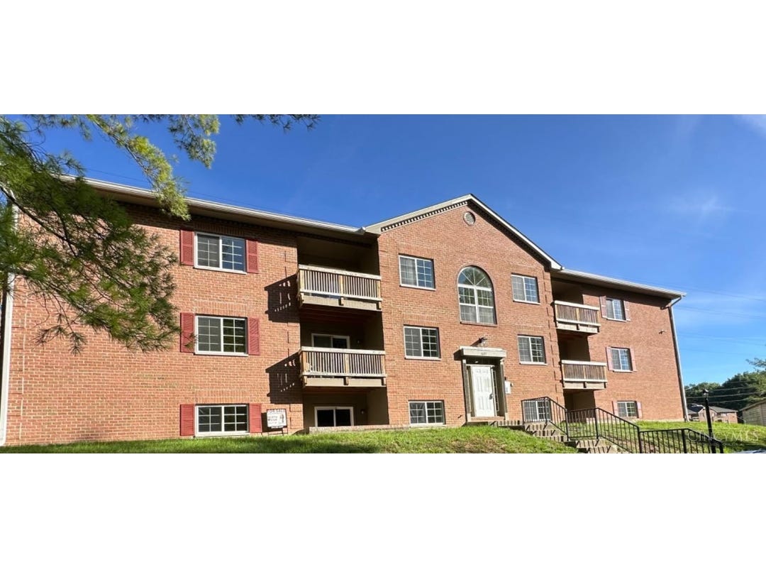 1605 Augusta Boulevard, Fairfield, OH 45014 Apartment for Sale