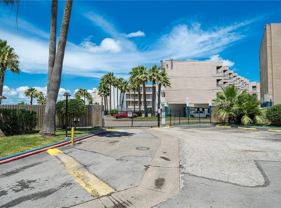 3938 Surfside Blvd, Apt 1121, Corpus Christi, TX 78402 Apartment for