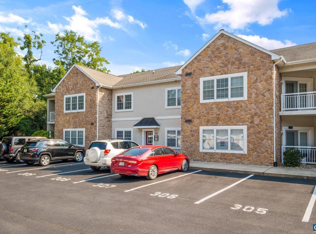 1410 N COALTER ST 306, STAUNTON, VA 24401 Apartment for Sale