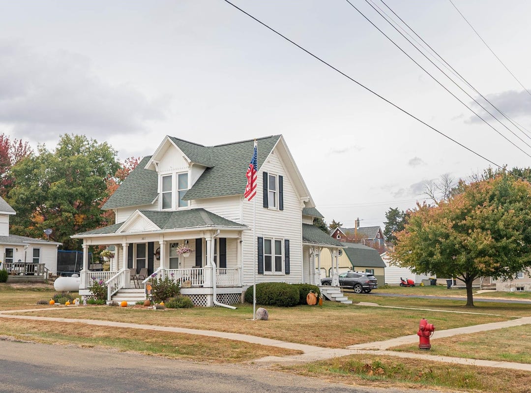 301 Mason, SCALES MOUND, IL 61075 House for Sale