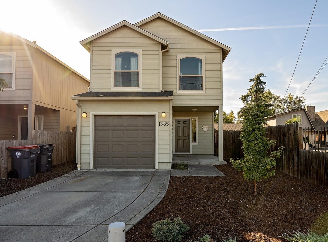 1385 Circle Wood Drive, Central Point, OR 97502 House for Sale