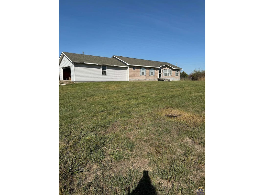 8919 SE Adams St, Wakarusa, KS 66546 House for Sale